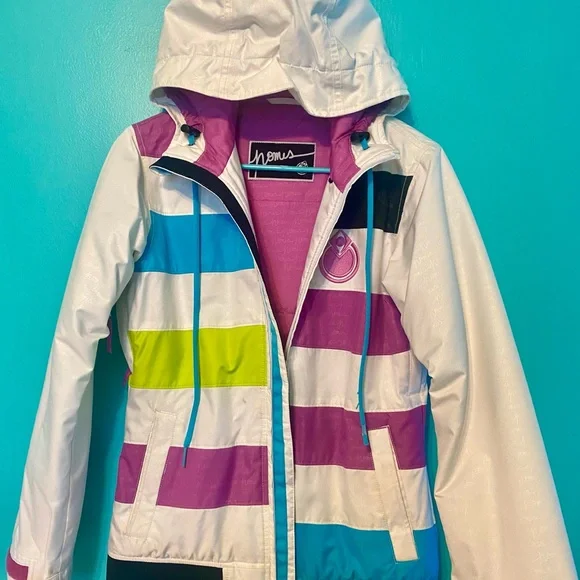Nomis ski jacket shop